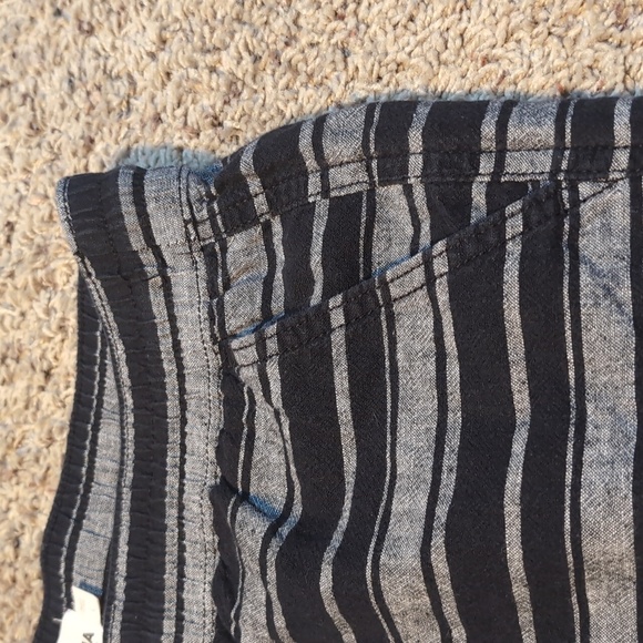 Sonoma Pull On Paper-bag Drawstring Style Casual Striped Shorts SZ L - Picture 3 of 9